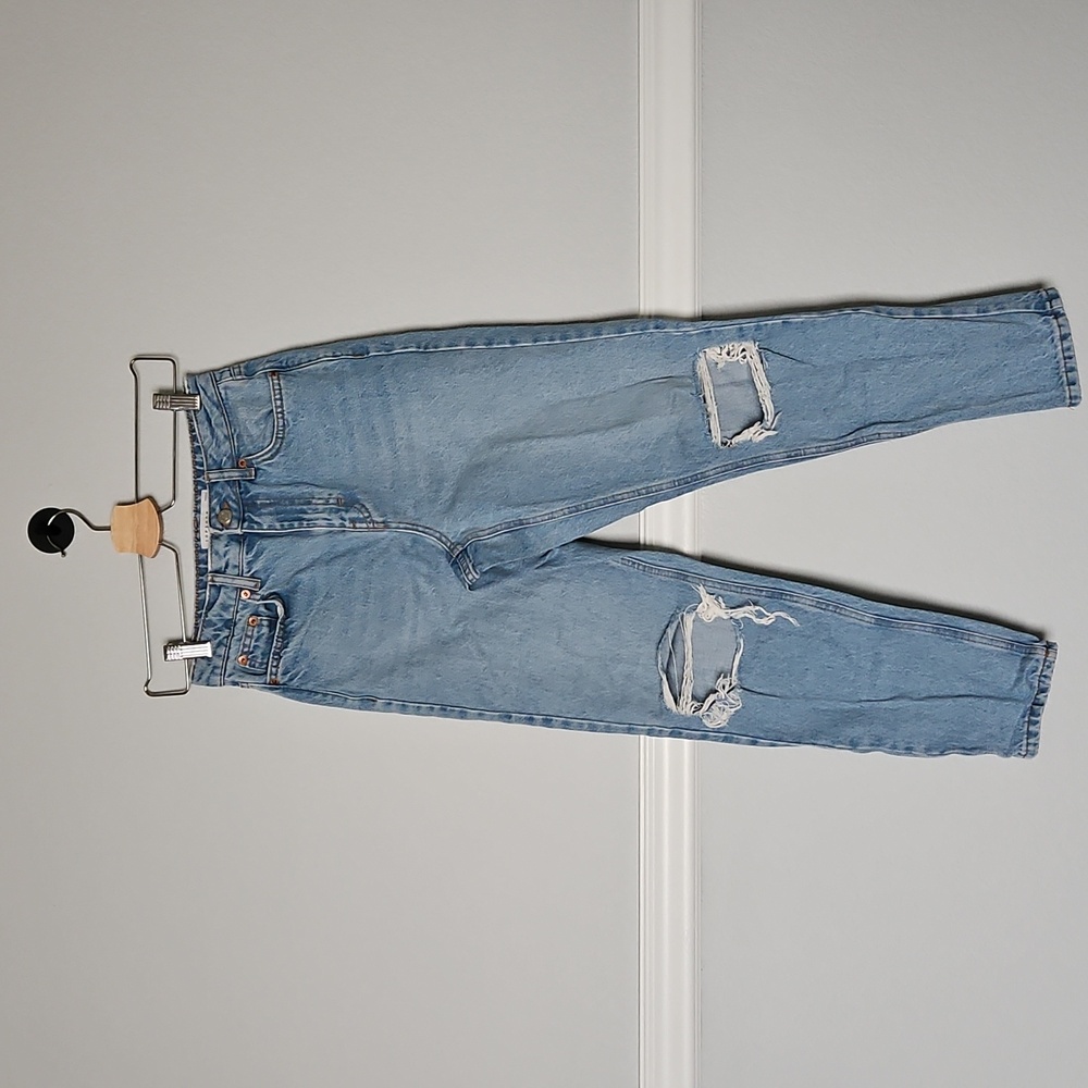 Topshop Distressed High Rise Mom Jeans Light Wash 25 Blue